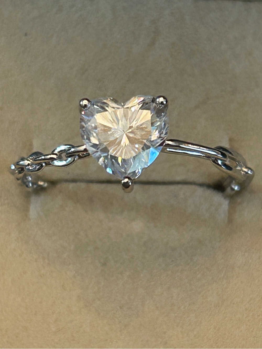 Sparkling 1.00CT Heart-Cut ❤️Moissanite 💎 Solitaire Ring in 925 Sterling Silver